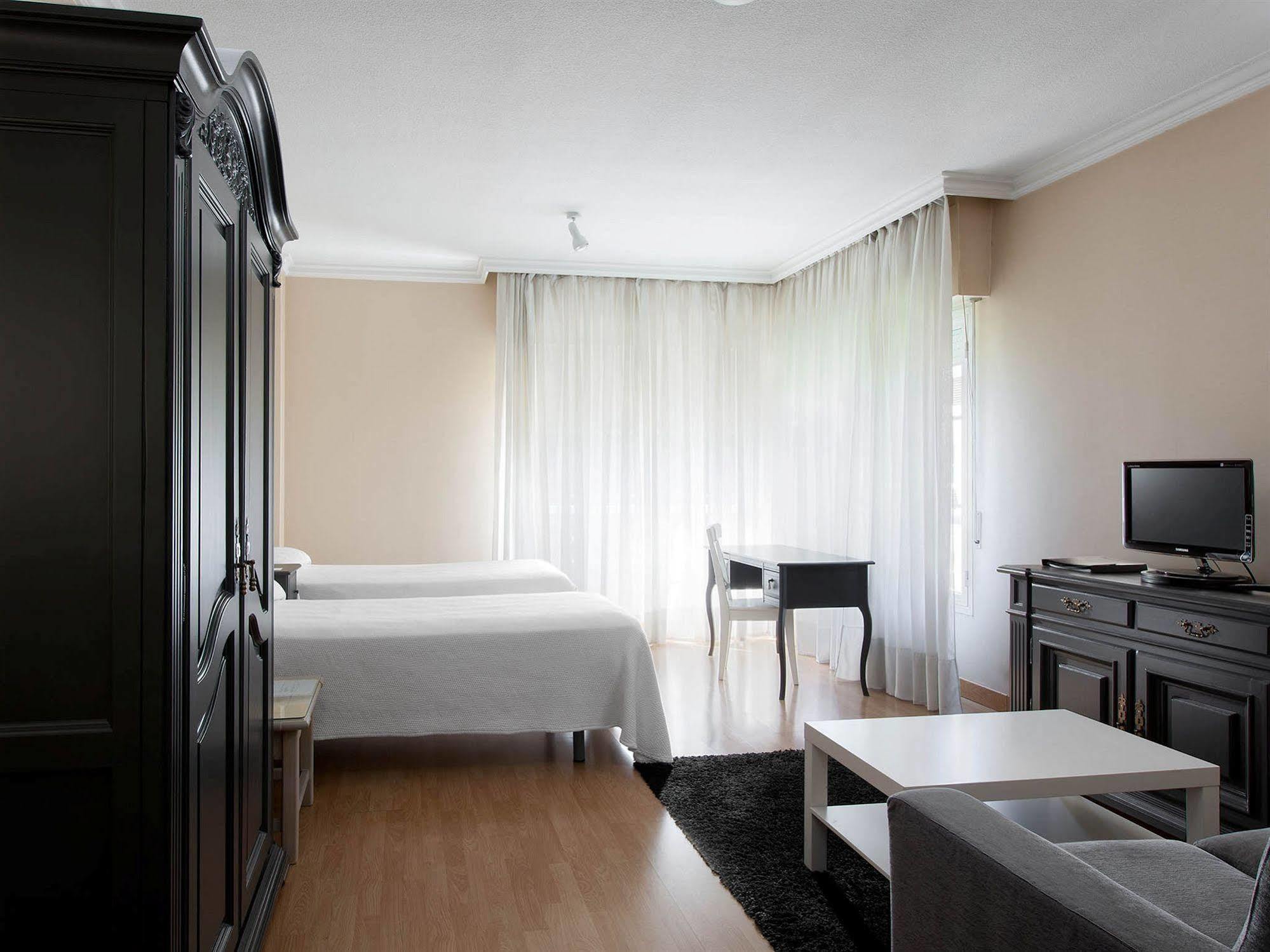 อพาร์ตเมนโตส ทูริสติโคส ทีเอช อราวาคา Aparthotel มาดริด ภายนอก รูปภาพ